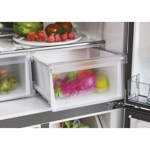 Hoover American Fridge Freezer - Inox - Close up inside drawer shot