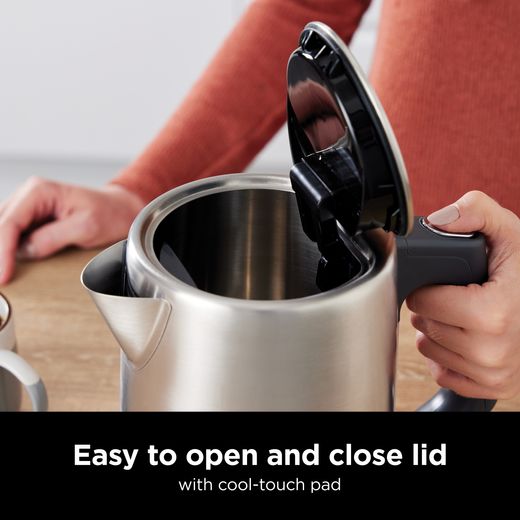 Ninja KT201UK Kettle - Stainless Steel - Annotation - Easy open/close lid