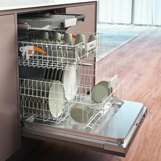 G5862 SCVI - Dishwasher with door open shot