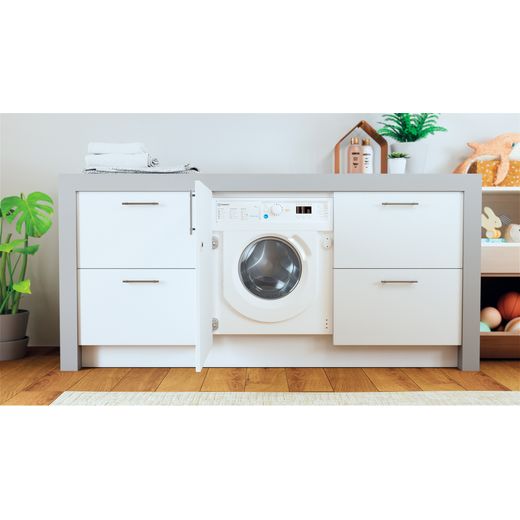 Indesit BIWMIL71252UKN Integrated 7kg Washing Machine with 1200 rpm - White - Washing machine in modern room