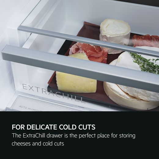 AEG 7000 Series ORK7M391EB Fridge - Black - Annotation - Extra chill drawer shot