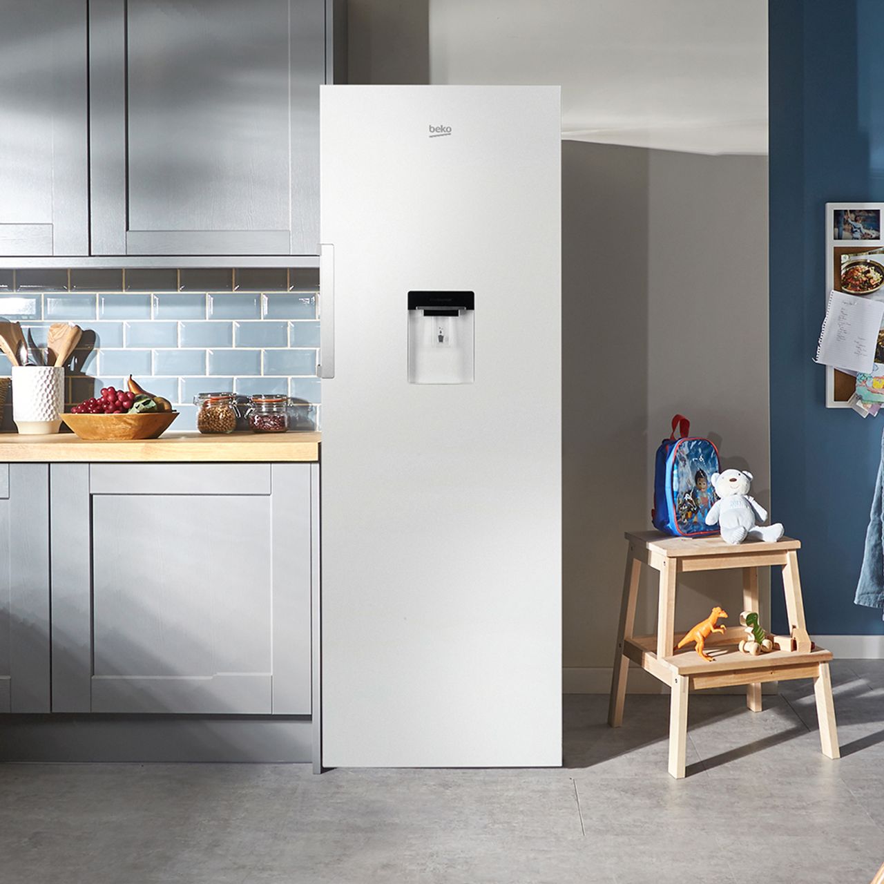 beko lsp3671dw fridge white