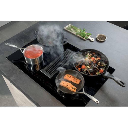 Haier I-Dual Series 6 HAIH82MTMCF 80cm Induction Hob - Black - hob extracting steam shot 