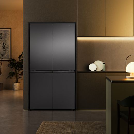 RQ5P640SSKD - Fridge freezer in kitchen shot 