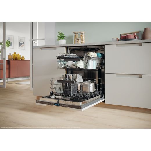 Candy RapidÓ Fully Integrated Standard Dishwasher - Silver - Dishwasher in kitchen shot