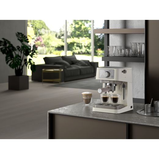 De'Longhi Stilosa Traditional Pump Espresso Coffee Machine - Cream