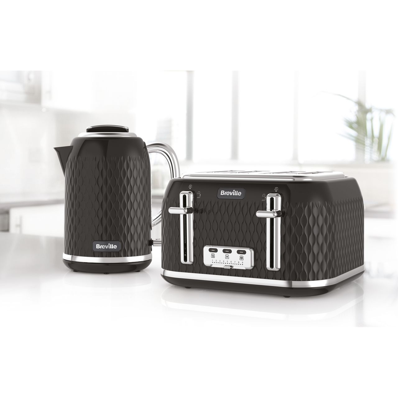 Breville Curve VTT786 4 Slice Toaster - Black / Chrome