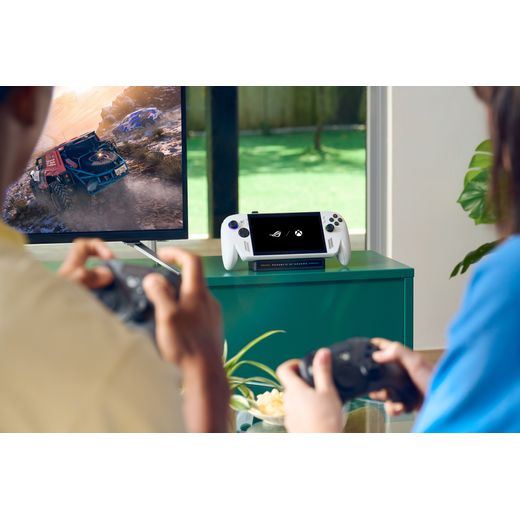 ASUS ROG Xbox Ally 7" Handheld Game Console - People suing console shot
