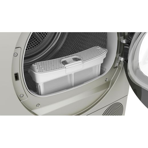 Siemens IQ-500 WQ46H2DXGB 9Kg Heat Pump Tumble Dryer - Silver - Close up lint tray shot