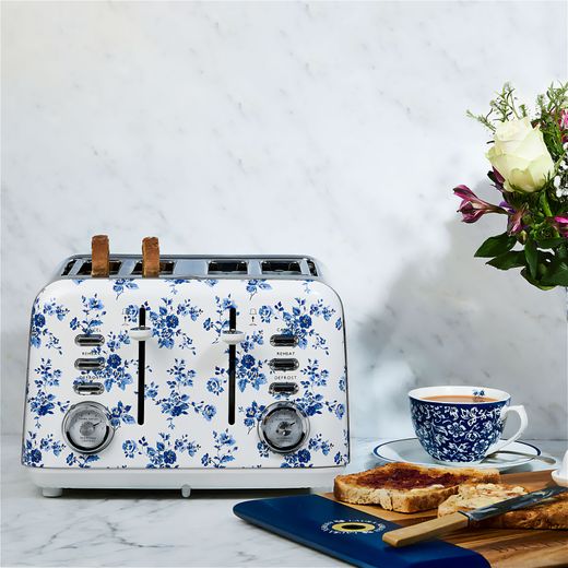 VQ VQSBT583LACR 4 Slice Toaster - China Rose - Toaster in kitchen