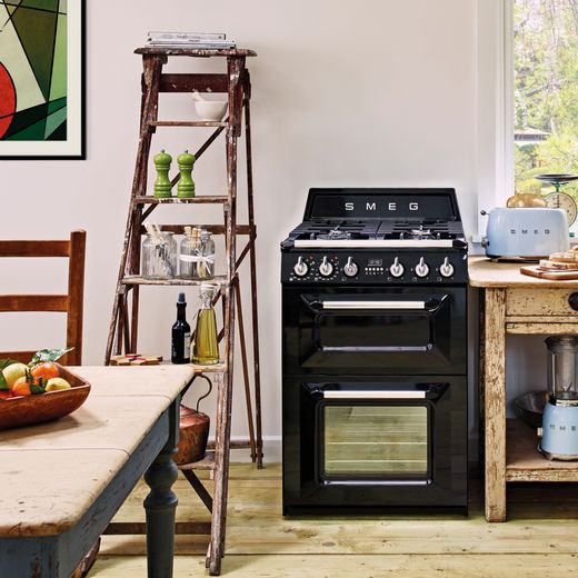 TR62BL_BK_smeg_lifestyle_01