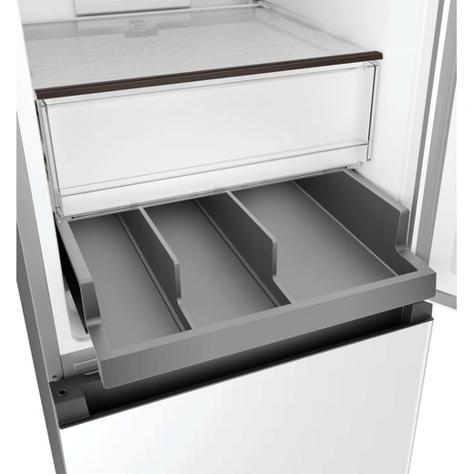 Hoover HONCQ3T518ENXK 185cm 50/50 Frost Free Fridge Freezer - Silver -  close up fridge tray shot
