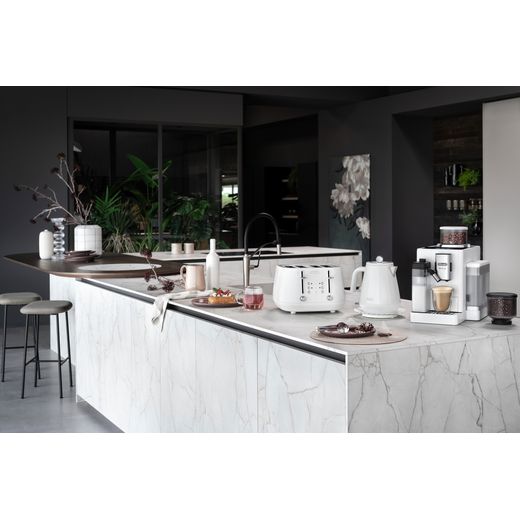 De'Longhi Eclettica CTY4003.W 4 Slice Toaster - White - Collection in kitchen shot