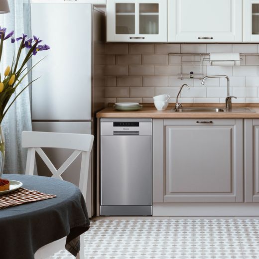 Hisense Slimline Dishwasher - Stainless Steel - Dishwasher in kitchen