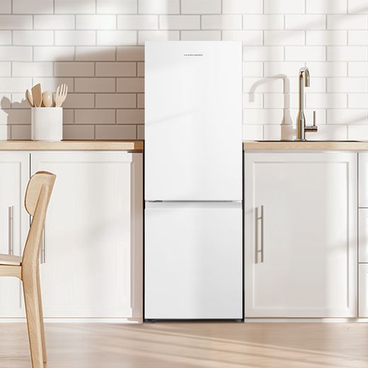 Fridgemaster MC50165E 143cm 60/40 Small Fridge Freezer - White - Fridge freezer in kitchen shot