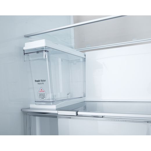 LG NatureFRESH™ American Fridge Freezer - Essence Black Steel - close up inside shot