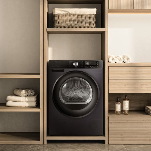 Hisense 3S Series DH3S902BBCC Wifi Connected 9Kg Heat Pump Tumble Dryer - Black - Tumble dryer in room